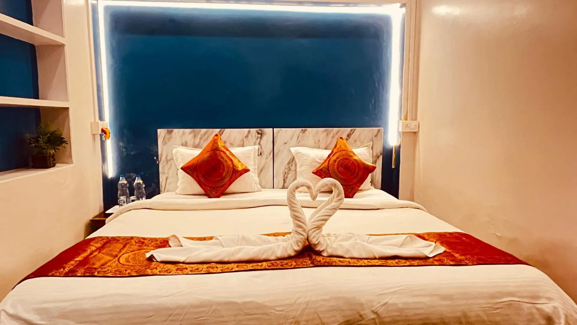 Vibe N Joy Hotel Varanasi Guest house