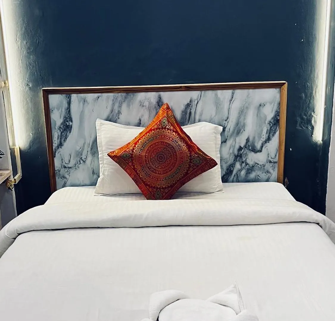 Vibe N Joy Hotel Varanasi