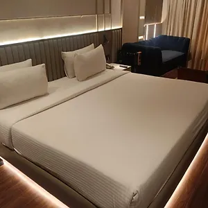 golden-tulip-gurgaon-udyog-vihar.top-gurgaonhotels.com/